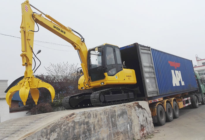 沃爾華集團2臺履帶挖掘機出口越南