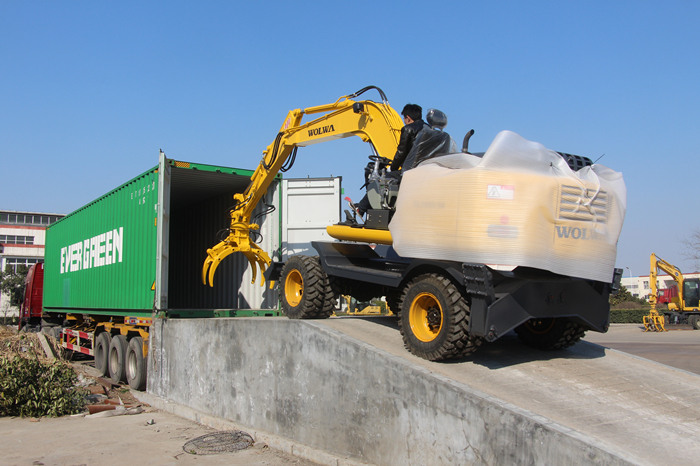 沃爾華集團(tuán)2臺(tái)挖掘機(jī)出口越南