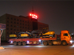 沃爾華一批新款輪式挖掘機發往華南地區