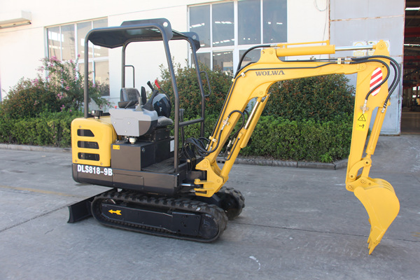 1.8噸高端微型挖掘機 1.8噸高端微型挖掘機